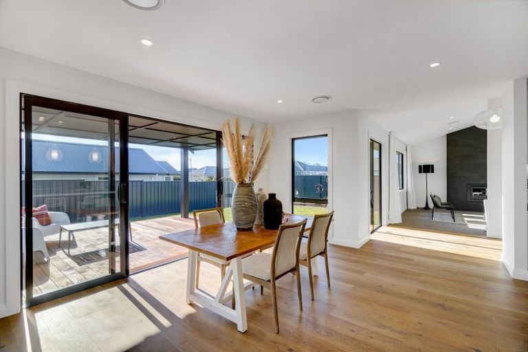 Photo of property in 16 Rich Rise, Havelock North, 4130