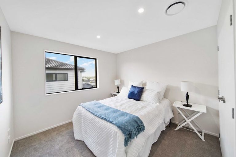 Photo of property in 1 Nola Dawn Avenue, Papakura, 2110