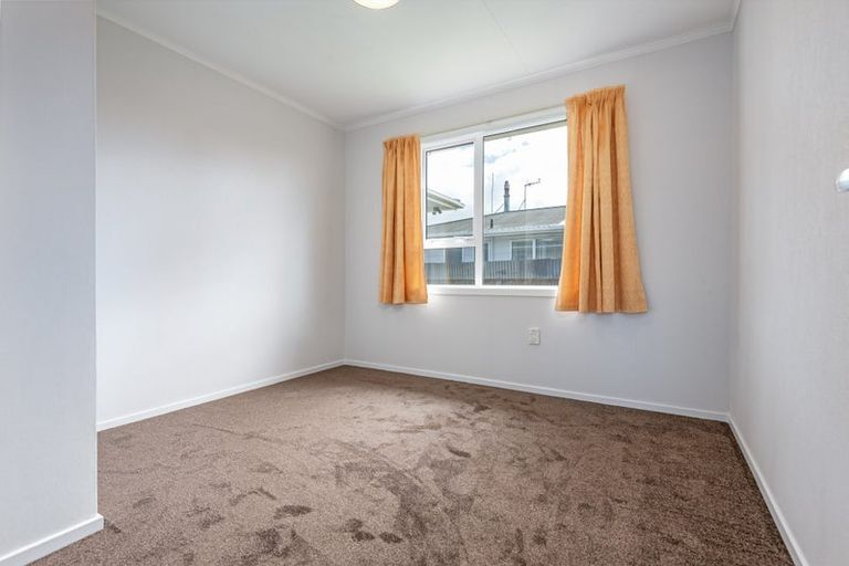 Photo of property in 18 Acacia Street, Kelvin Grove, Palmerston North, 4414