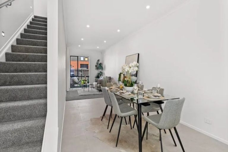 Photo of property in 16 Hema Road, Hobsonville, 0616