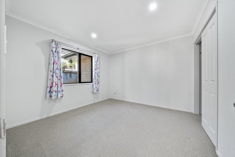 Photo of property in 4 Frederick Place, Whalers Gate, New Plymouth, 4310