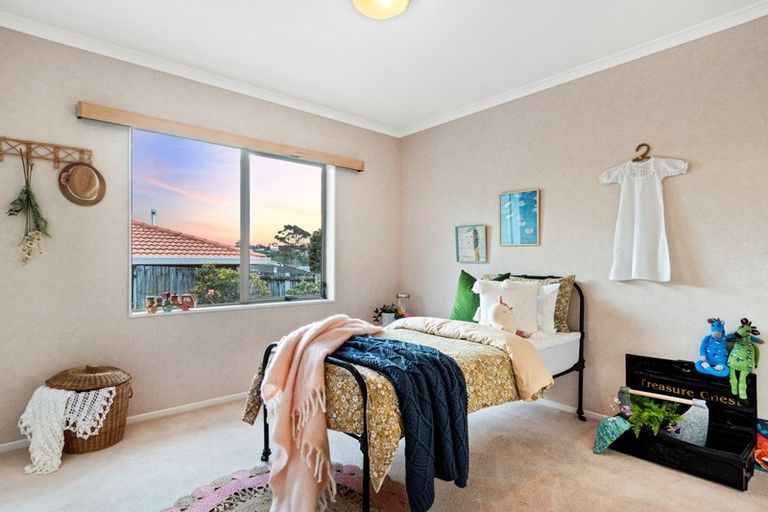 Photo of property in 20 Meadowviews Drive, Welcome Bay, Tauranga, 3112