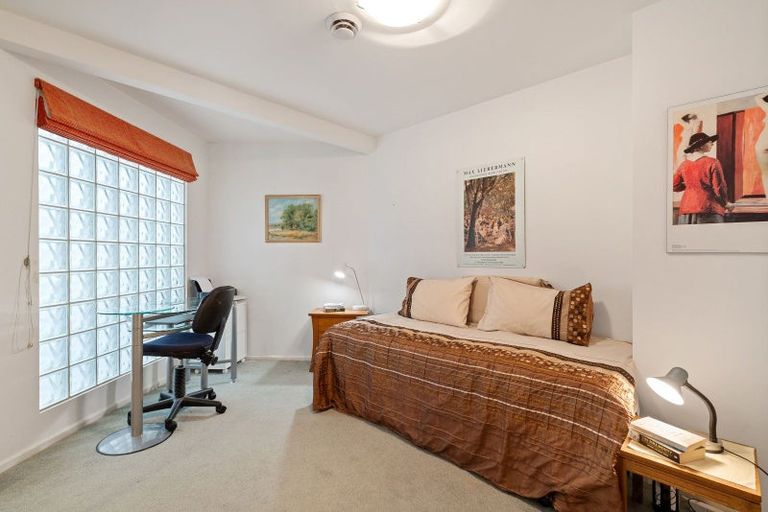 Photo of property in 9/80 Salamanca Road, Kelburn, Wellington, 6012