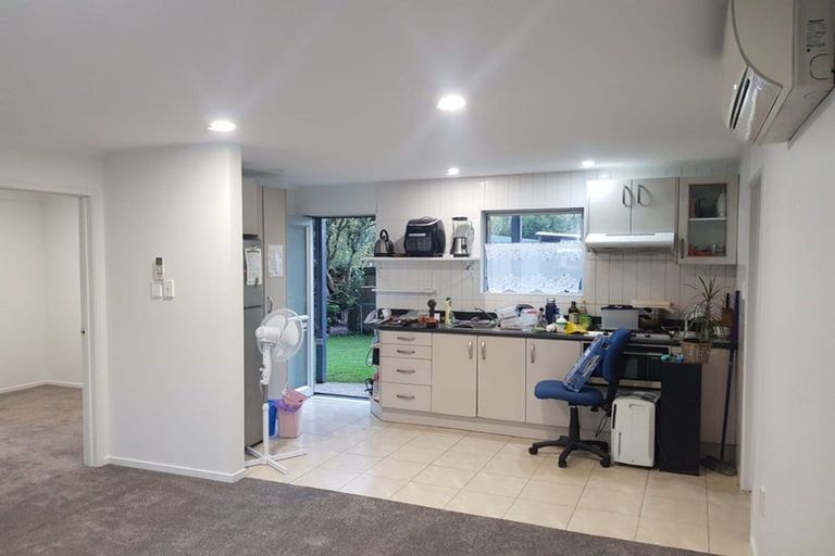 Photo of property in 35 Simon Ellice Drive, Bayview, Auckland, 0629