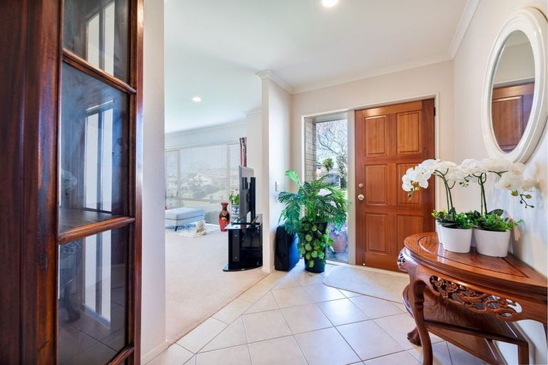 Photo of property in 5 Highfields Terrace, Henderson, Auckland, 0612