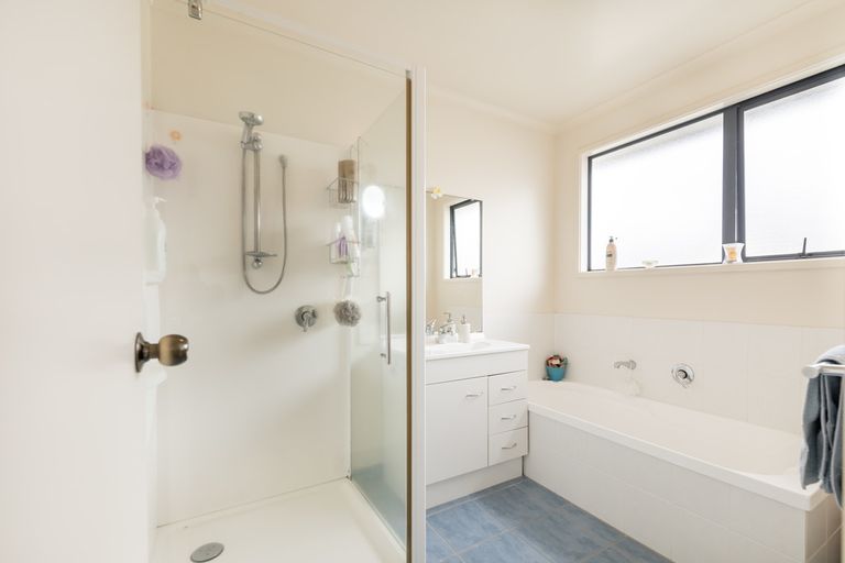 Photo of property in 25b Gardner Avenue, New Lynn, Auckland, 0600