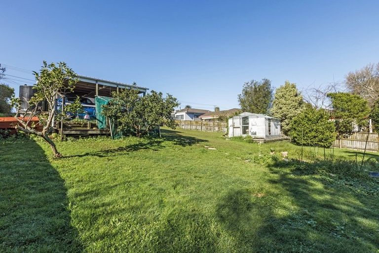 Photo of property in 13 Newington Road, Henderson, Auckland, 0612