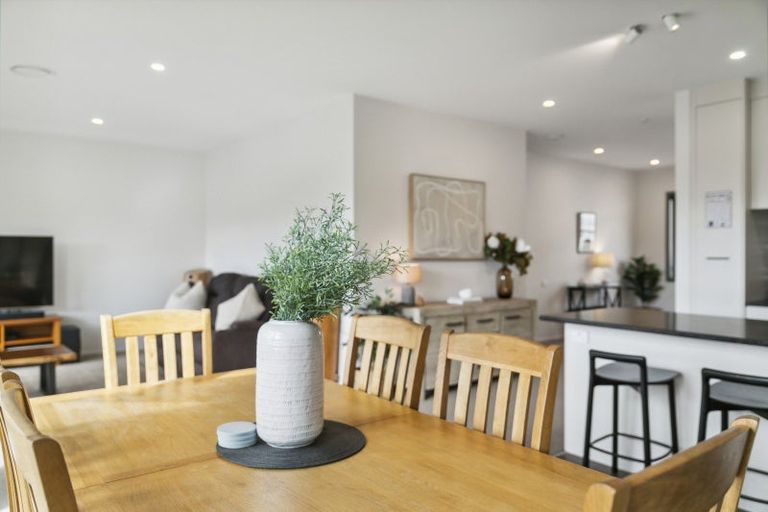 Photo of property in 17 Prestbury Grove, Churton Park, Wellington, 6037