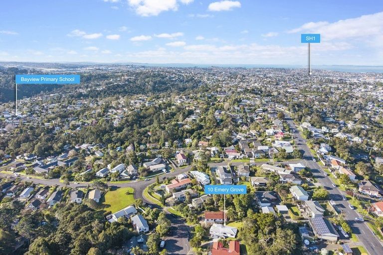 Photo of property in 10 Emery Grove, Bayview, Auckland, 0629
