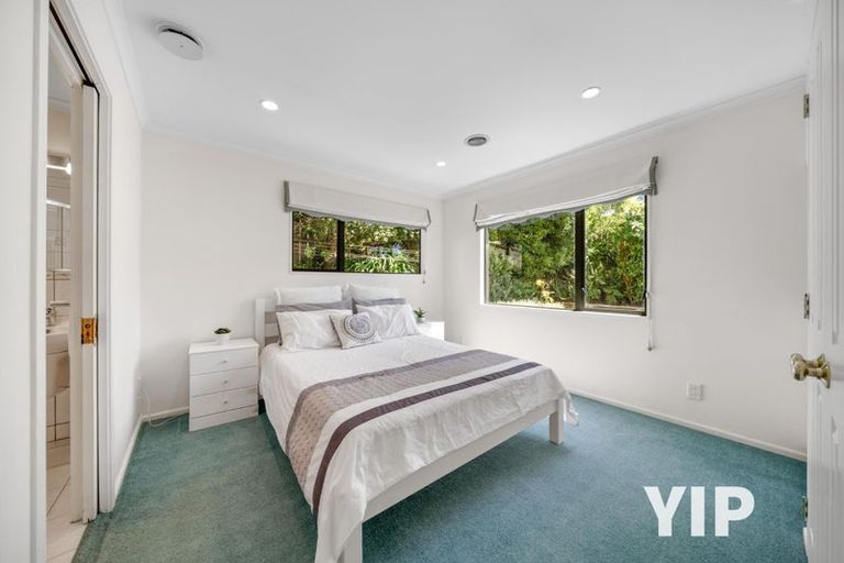 Photo of property in 6 Derry Hill, Churton Park, Wellington, 6037