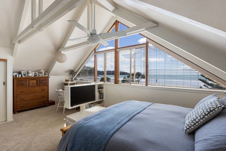 Photo of property in 5 Marine Parade, Orewa, 0931