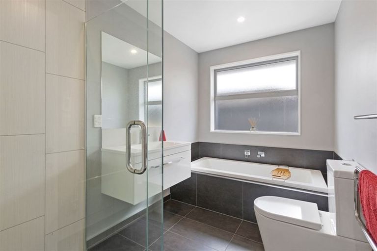 Photo of property in 10 Ronaldson Lane, Wigram, Christchurch, 8042