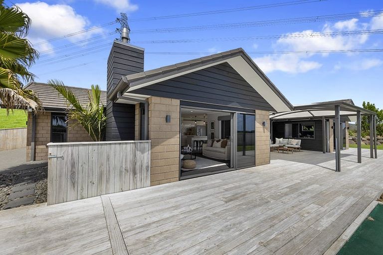 Photo of property in 3c Honeyfield Drive, Whalers Gate, New Plymouth, 4310