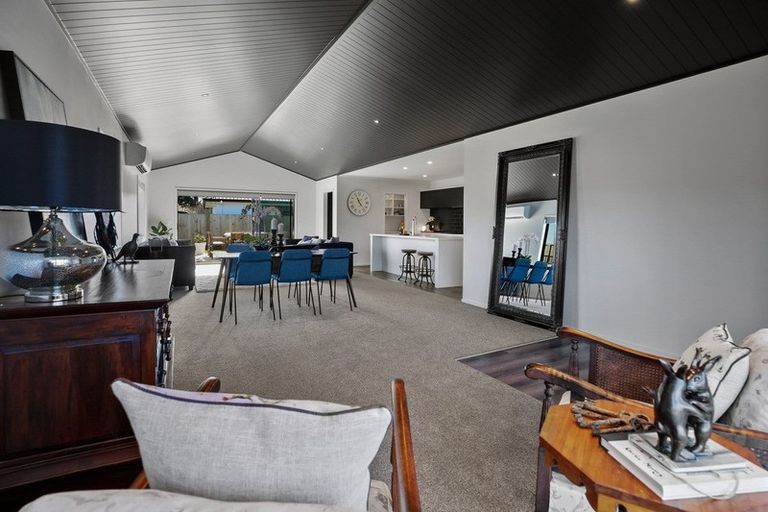 Photo of property in 15 Ruru Street, Cambridge, 3434