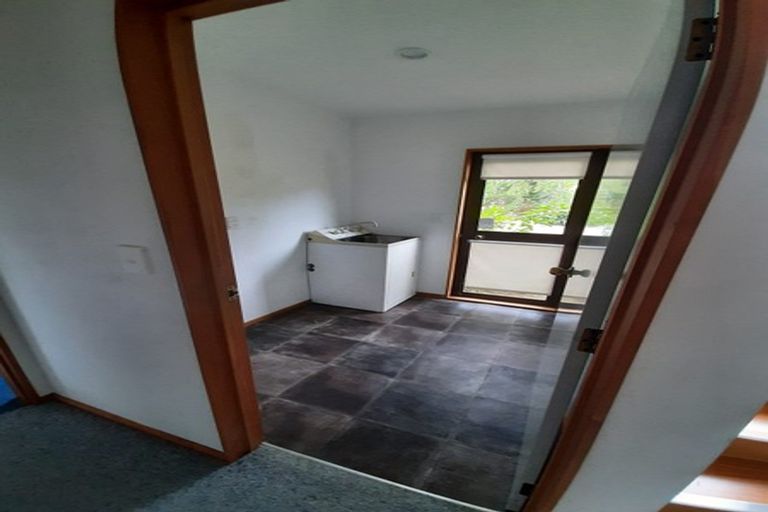 Photo of property in 28 Pohutukawa Avenue, Red Beach, 0932