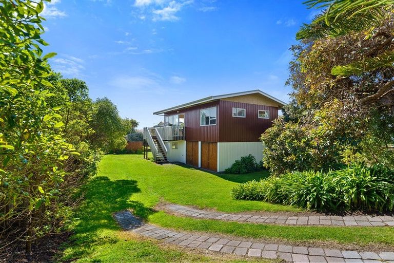 Photo of property in 70 William Street, Waikanae Beach, Waikanae, 5036