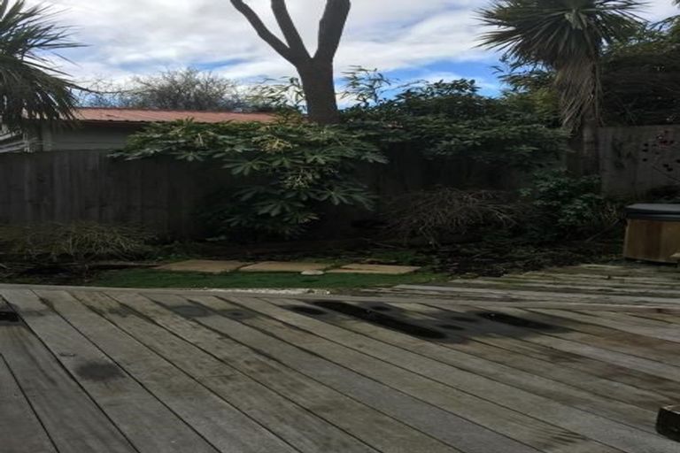 Photo of property in 52 Palatine Terrace, Saint Martins, Christchurch, 8022