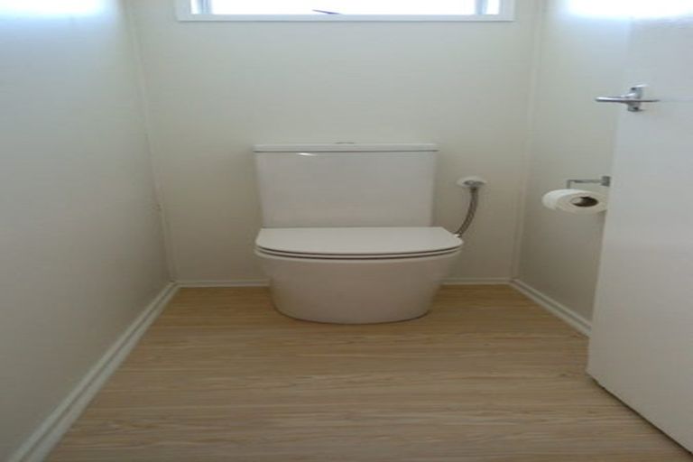 Photo of property in 325 Roscommon Road, Clendon Park, Auckland, 2103