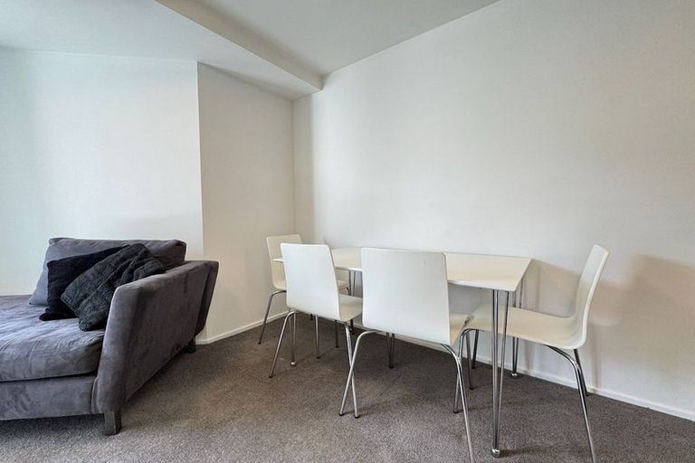 Photo of property in Palm Grove Apartments, 7/13c Palm Grove, Berhampore, Wellington, 6023