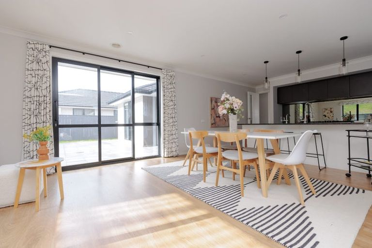 Photo of property in 121 Melksham Drive, Churton Park, Wellington, 6037