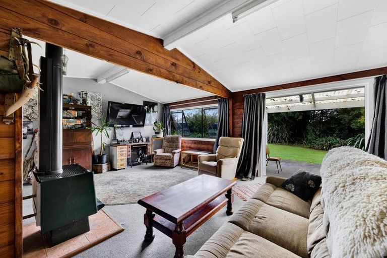 Photo of property in 2 Wood Street, Kakaramea, Patea, 4598