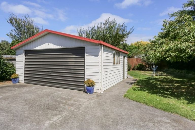 Photo of property in 6 Riverside Drive, Waiuku, 2123