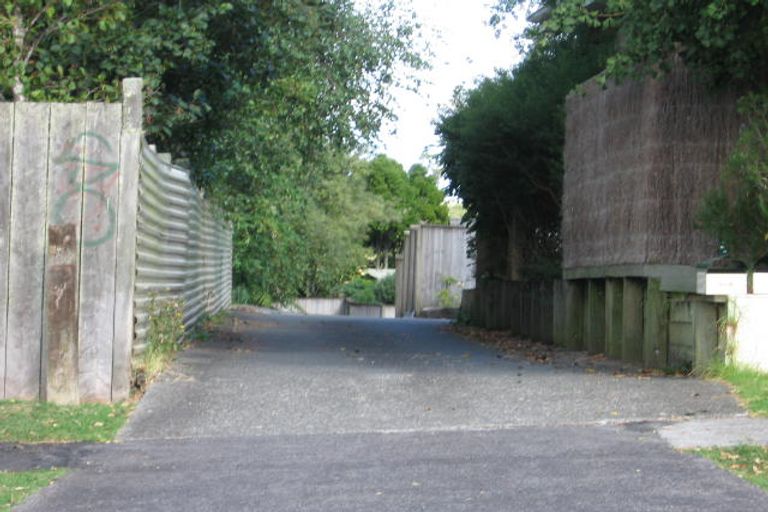 Photo of property in 1/8 Golf Road, New Lynn, Auckland, 0600