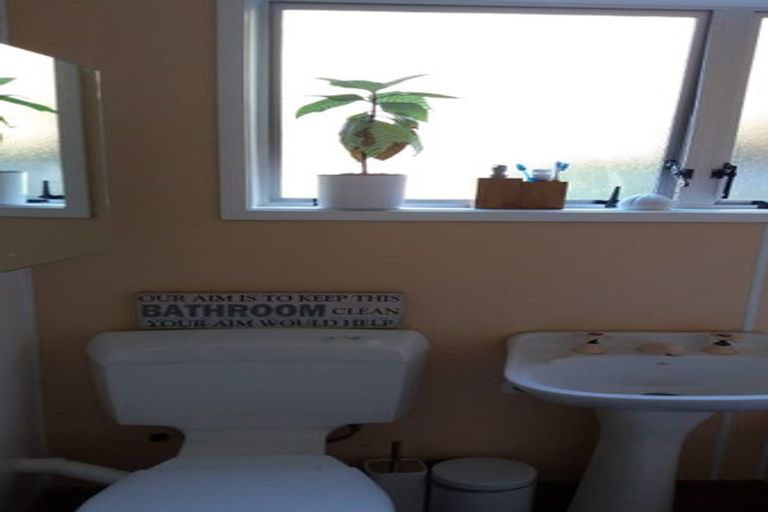 Photo of property in 82 Collier Avenue, Karori, Wellington, 6012