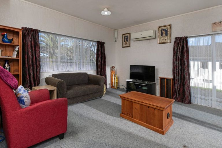 Photo of property in 14 Miriam Corban Heights, Henderson, Auckland, 0612