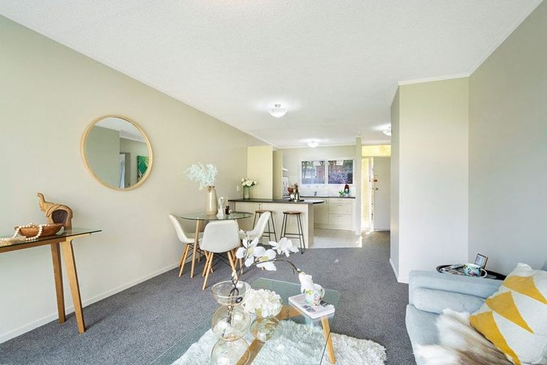 Photo of property in 2/26 Kohekohe Street, New Lynn, Auckland, 0600
