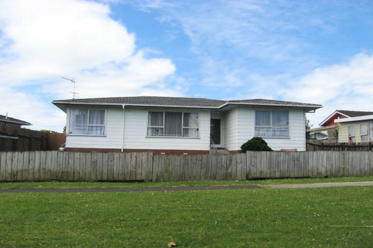 Photo of property in 6 Norton Place, Mangere, Auckland, 2022