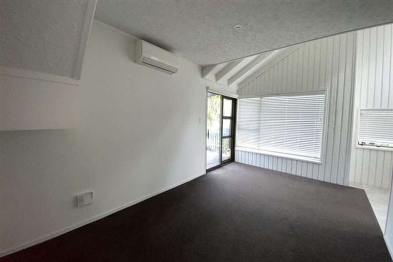 Photo of property in 13 Felstead Street, Birkenhead, Auckland, 0626