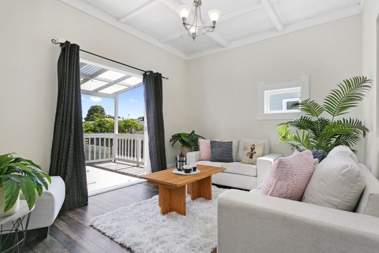 Photo of property in 29 Princes Street, Cambridge, 3434