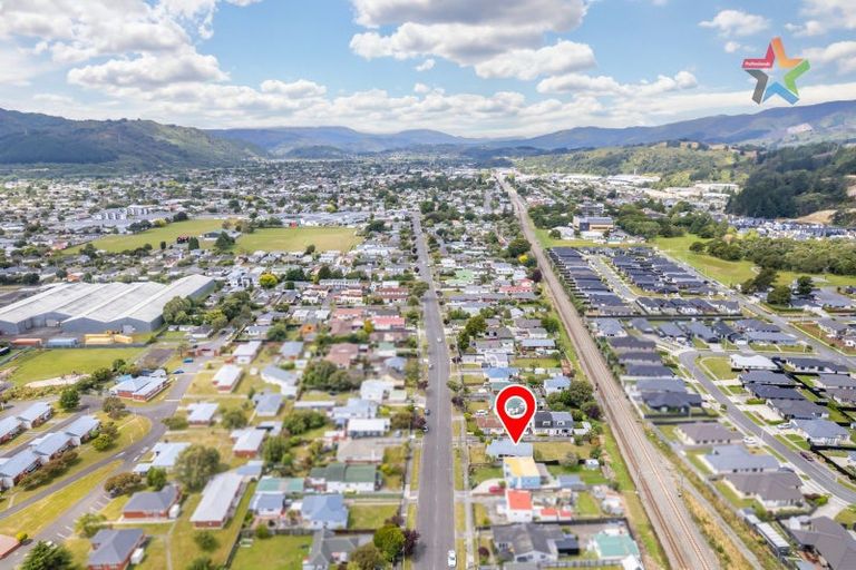 Photo of property in 71 Miro Street, Trentham, Upper Hutt, 5018
