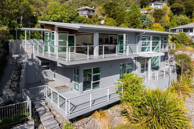 Photo of property in 2 Finlay Grove, Waikawa, Picton, 7220