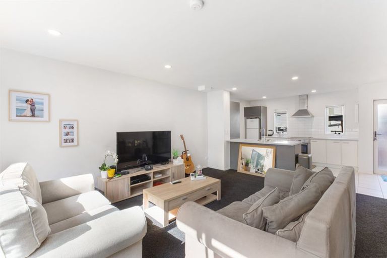 Photo of property in 1/206 Manuka Road, Bayview, Auckland, 0629