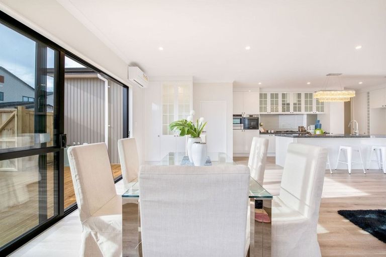 Photo of property in 18 Lime Hill Rise, Flat Bush, Auckland, 2019