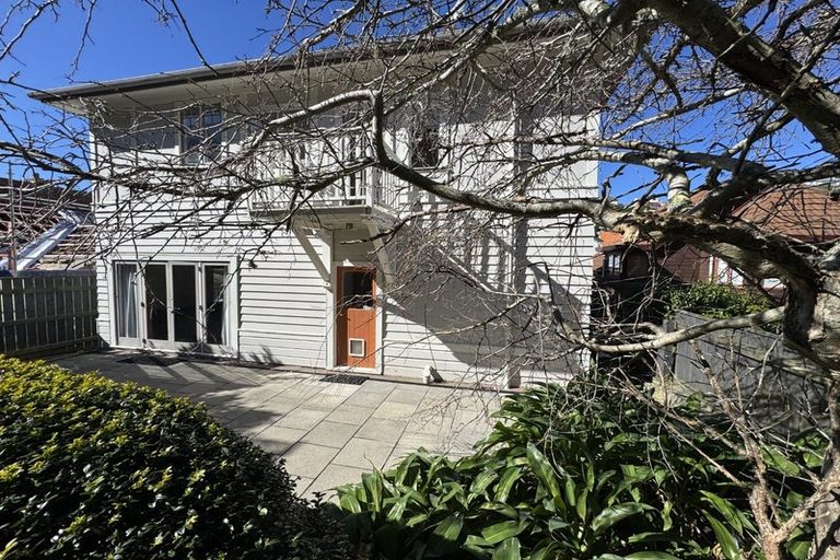 Photo of property in 14 Glen Road, Kelburn, Wellington, 6012