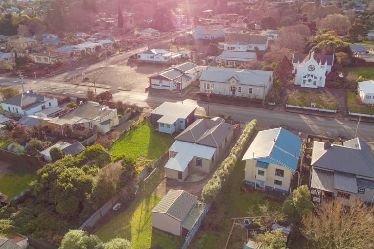 Photo of property in 45 Waverley Street, Waipawa, 4210