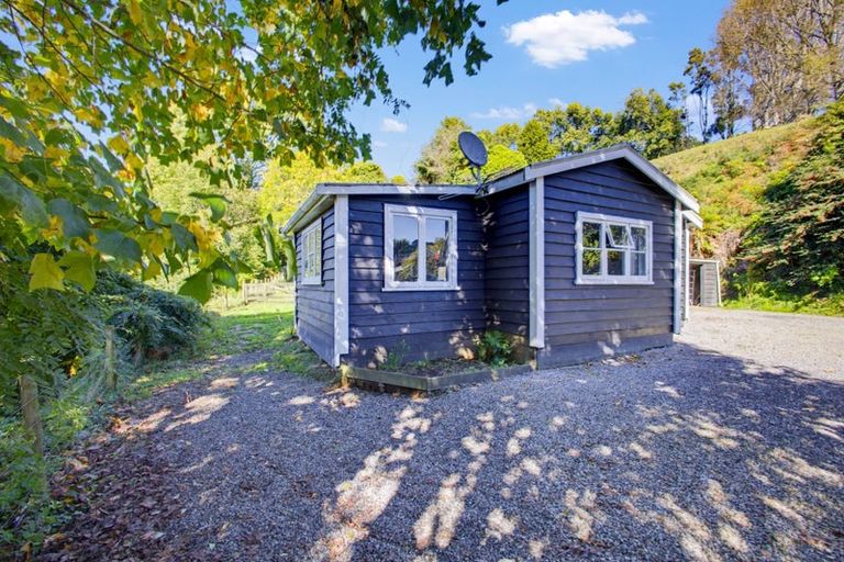Photo of property in 822 Motukawa Road, Tarata, Inglewood, 4387