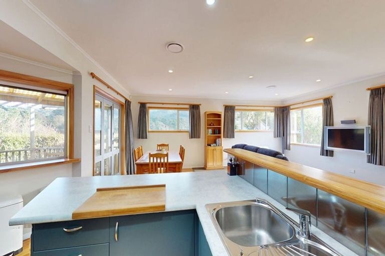 Photo of property in 1 Berkshire Avenue, Wilton, Wellington, 6012