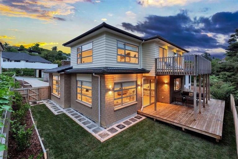 Photo of property in 29 Meteor Place, Schnapper Rock, Auckland, 0632