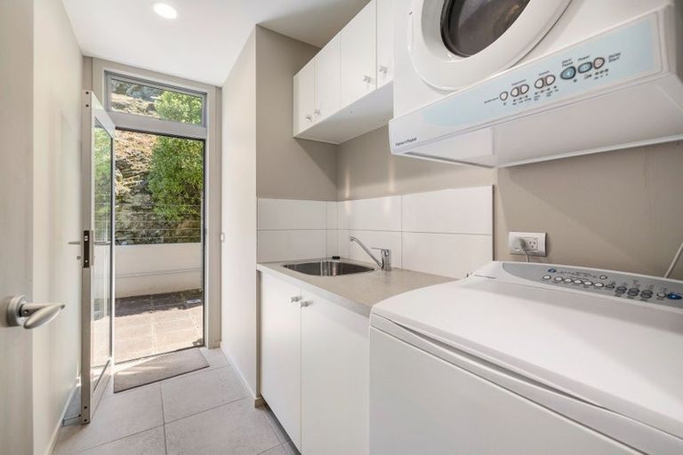 Photo of property in 6a Lancewood Lane, Queenstown, 9300