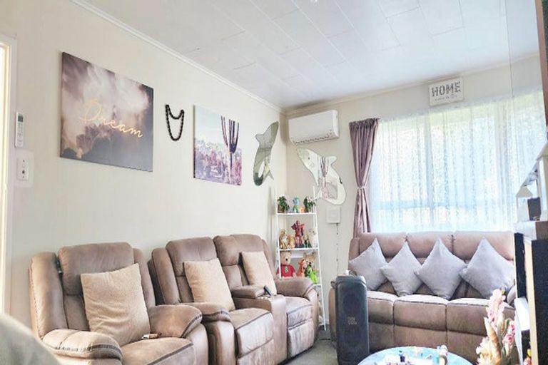 Photo of property in 533 Massey Road, Mangere, Auckland, 2022