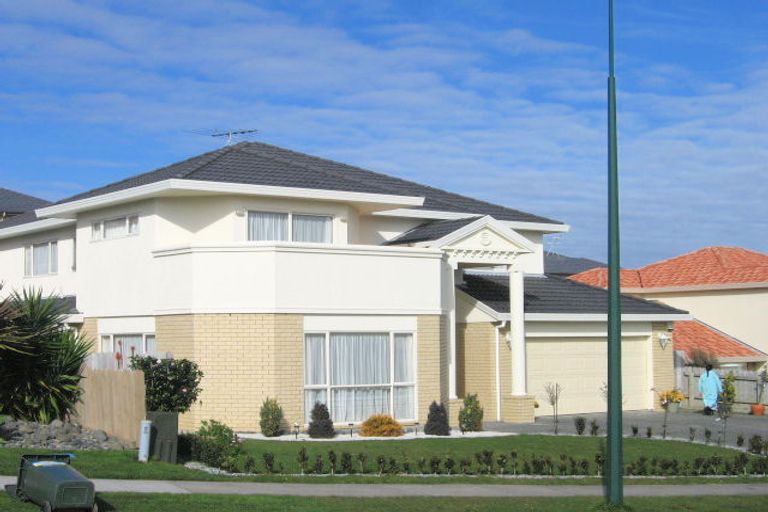 Photo of property in 144 John Brooke Crescent, East Tamaki Heights, Auckland, 2016