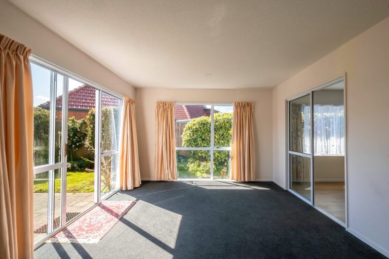 Photo of property in 1/49 Westgrove Avenue, Avonhead, Christchurch, 8042