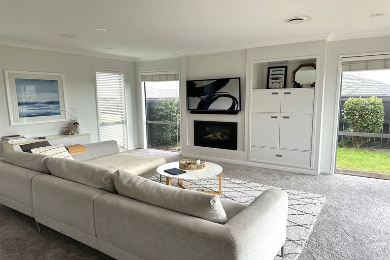 Photo of property in 32 Owhatiura Drive, Lynmore, Rotorua, 3010