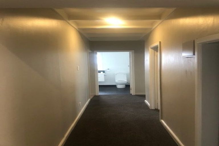 Photo of property in 3166 Great North Road, New Lynn, Auckland, 0600