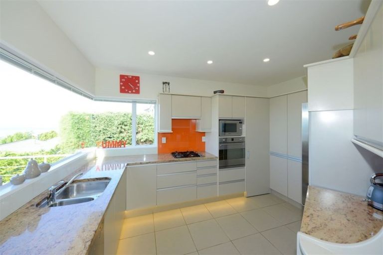Photo of property in 2/11 Belleview Terrace, Mount Pleasant, Christchurch, 8081