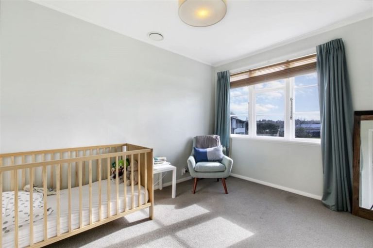 Photo of property in 10 Gladfield Lane, Te Atatu Peninsula, Auckland, 0610